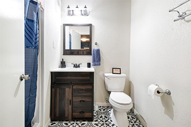 156 Ocean Drive, Gun Barrel City, TX 75156