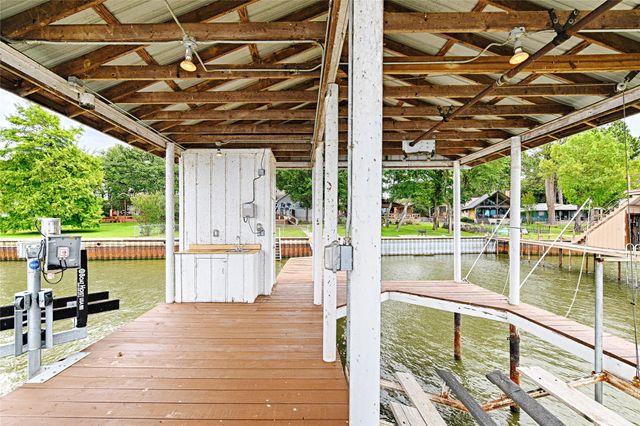 156 Ocean Drive, Gun Barrel City, TX 75156
