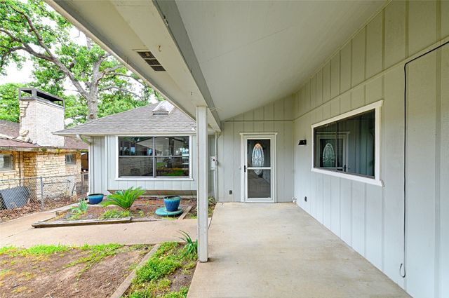156 Ocean Drive, Gun Barrel City, TX 75156