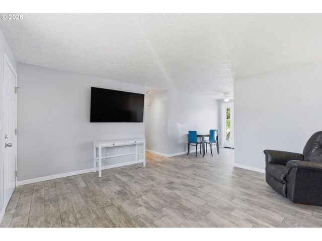 1808 Nw 94th St, Vancouver, WA 98665