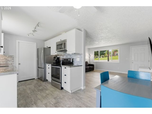 1808 Nw 94th St, Vancouver, WA 98665