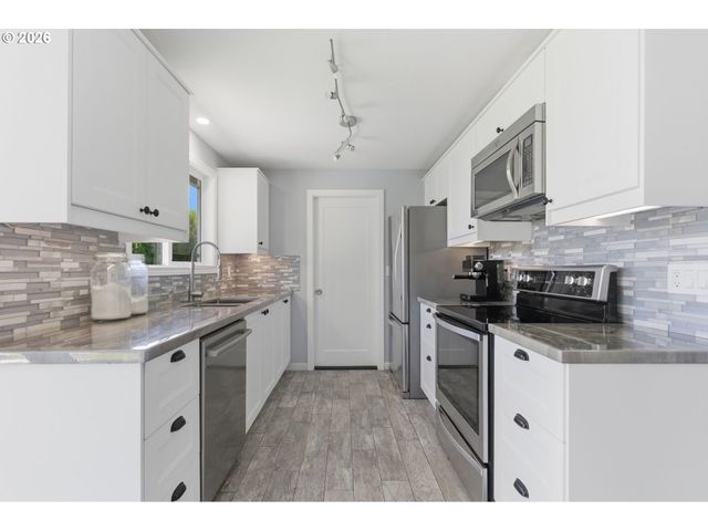 1808 Nw 94th St, Vancouver, WA 98665