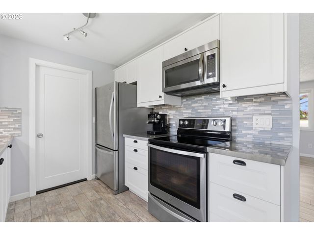 1808 Nw 94th St, Vancouver, WA 98665