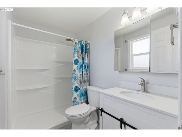 1808 Nw 94th St, Vancouver, WA 98665