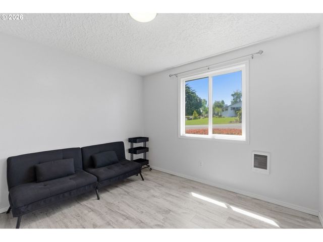 1808 Nw 94th St, Vancouver, WA 98665