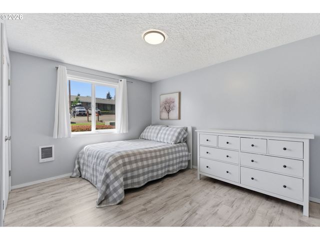 1808 Nw 94th St, Vancouver, WA 98665