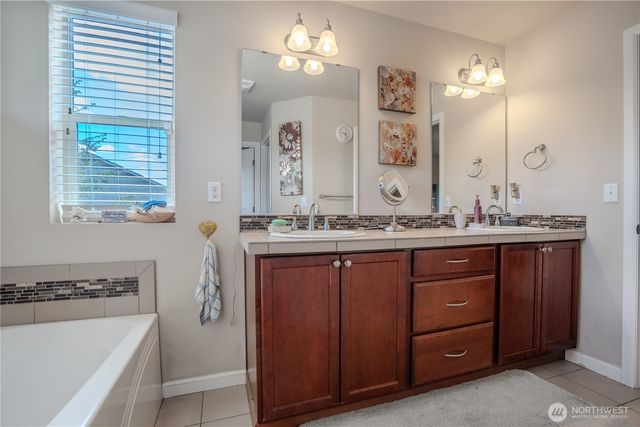1929 65th Avenue SE, Tumwater, WA 98501