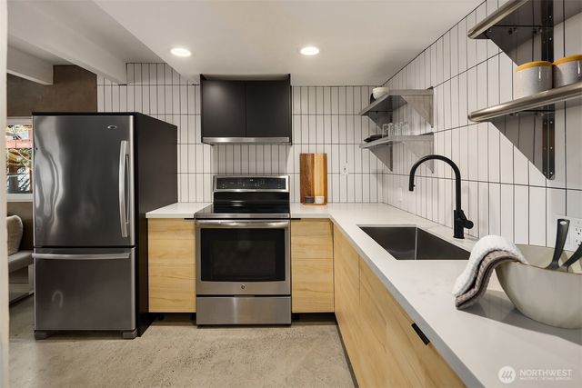 306 SW 292nd Street, Federal Way, WA 98023