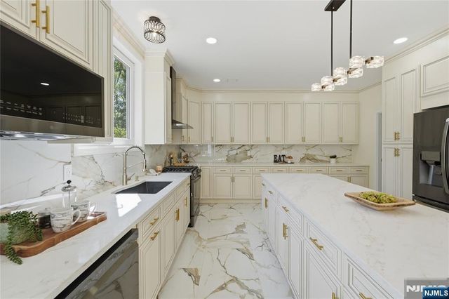 1690 Hamburg Turnpike, Wayne, NJ 07470