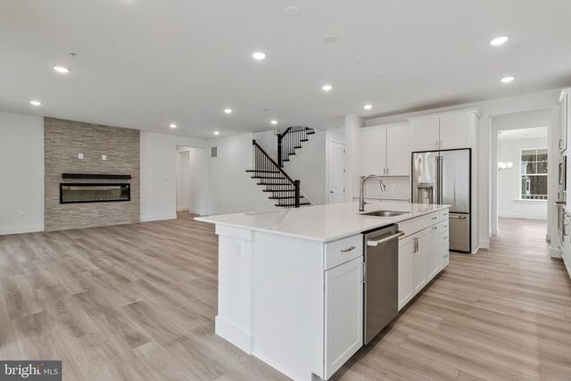 2011 ST. JAMES RD, Accokeek, MD 20607