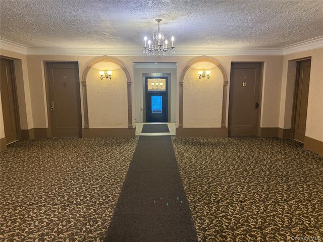 30 Windsor Terrace 2D, White Plains, NY 10601