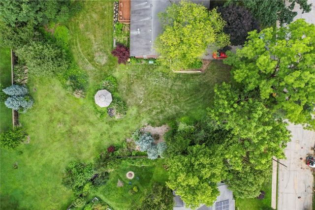 E Court Street, Iowa City, IA 53345