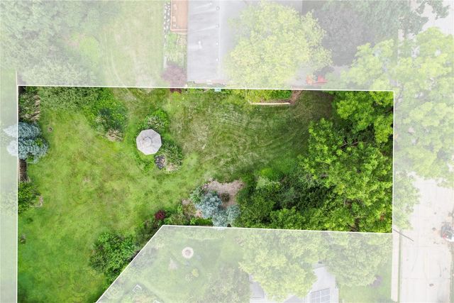 E Court Street, Iowa City, IA 53345