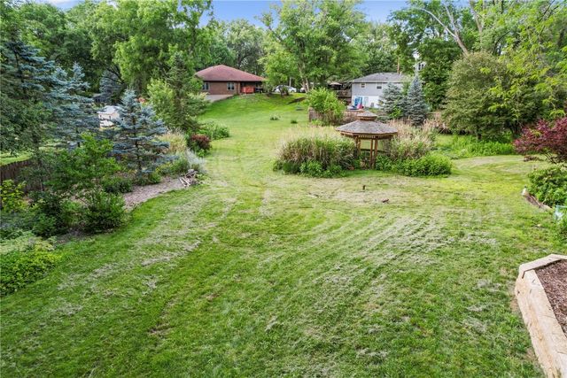 E Court Street, Iowa City, IA 53345