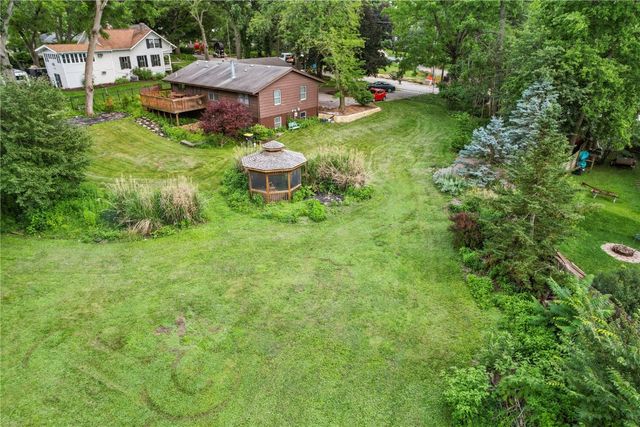 E Court Street, Iowa City, IA 53345