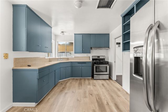 237 W Van Koevering Street, Rialto, CA 92376