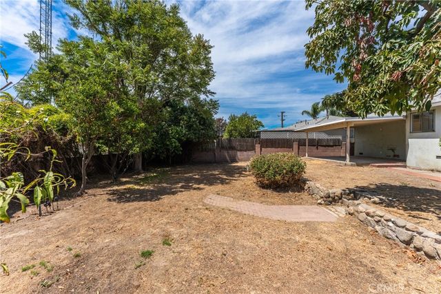 237 W Van Koevering Street, Rialto, CA 92376