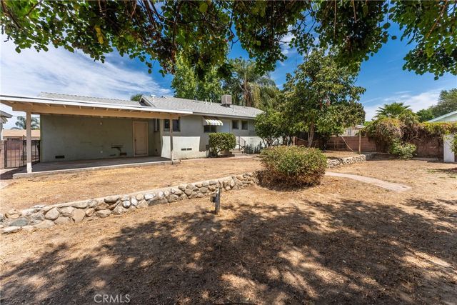 237 W Van Koevering Street, Rialto, CA 92376