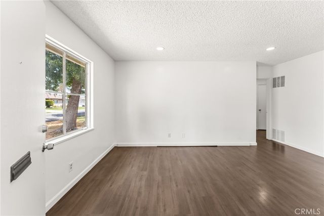 237 W Van Koevering Street, Rialto, CA 92376
