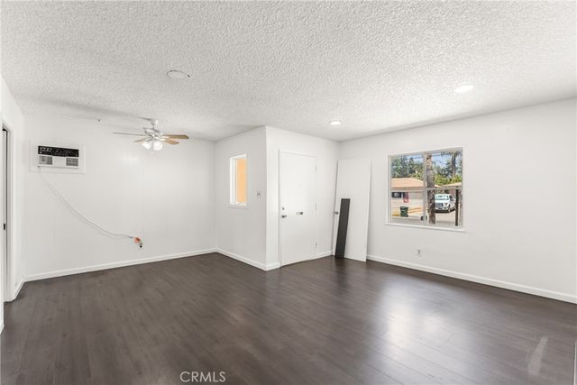 237 W Van Koevering Street, Rialto, CA 92376