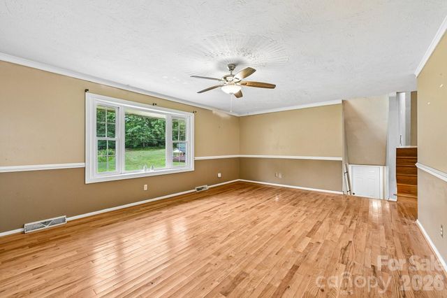 8417 Rolling Hills Avenue, Hickory, NC 28602
