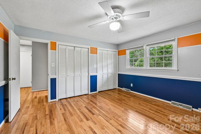 8417 Rolling Hills Avenue, Hickory, NC 28602