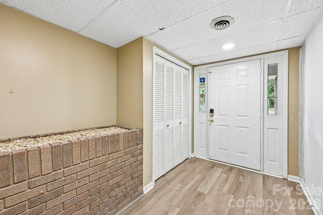 8417 Rolling Hills Avenue, Hickory, NC 28602
