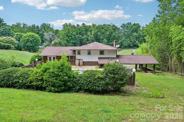 8417 Rolling Hills Avenue, Hickory, NC 28602