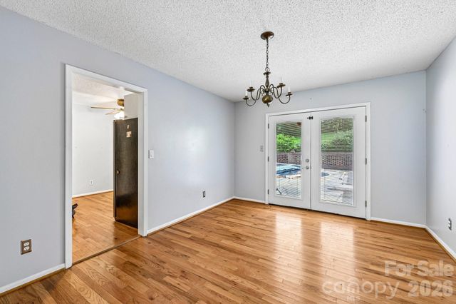 8417 Rolling Hills Avenue, Hickory, NC 28602