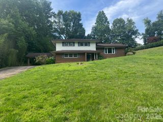 8417 Rolling Hills Avenue, Hickory, NC 28602
