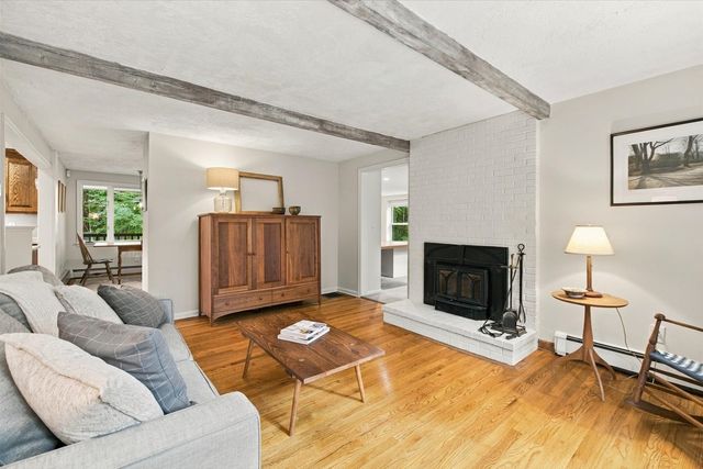 52 W Elm St, Hopkinton, MA 01748