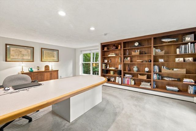 52 W Elm St, Hopkinton, MA 01748