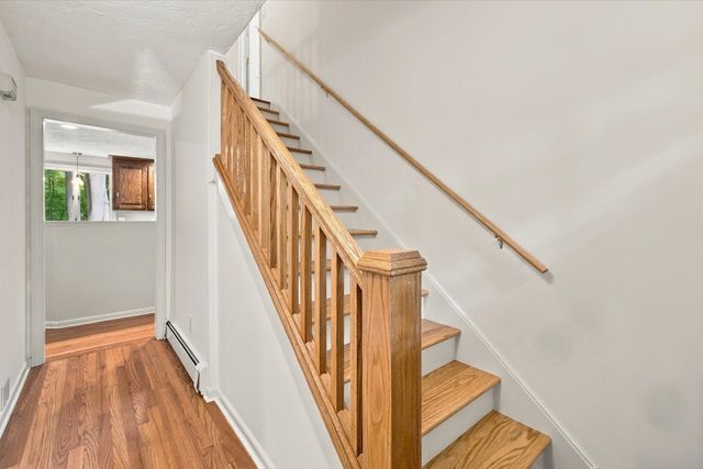 52 W Elm St, Hopkinton, MA 01748