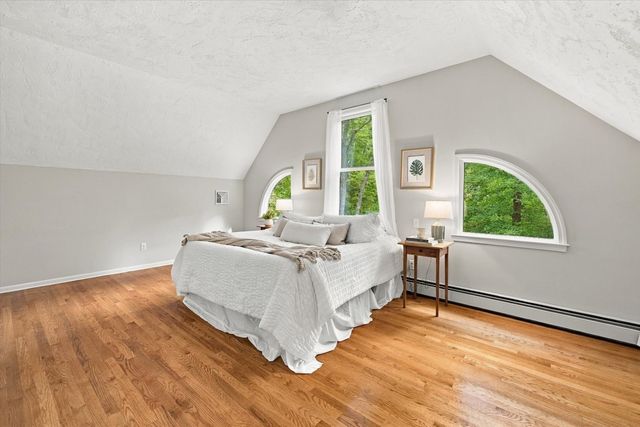 52 W Elm St, Hopkinton, MA 01748