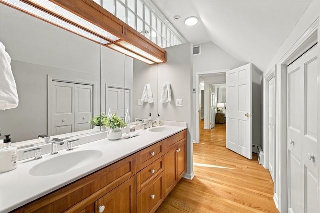 52 W Elm St, Hopkinton, MA 01748