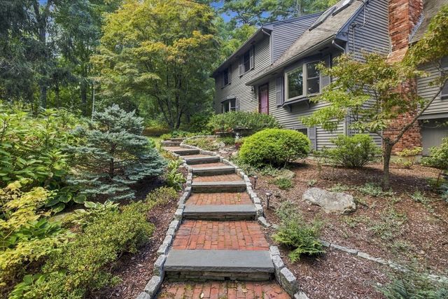 52 W Elm St, Hopkinton, MA 01748