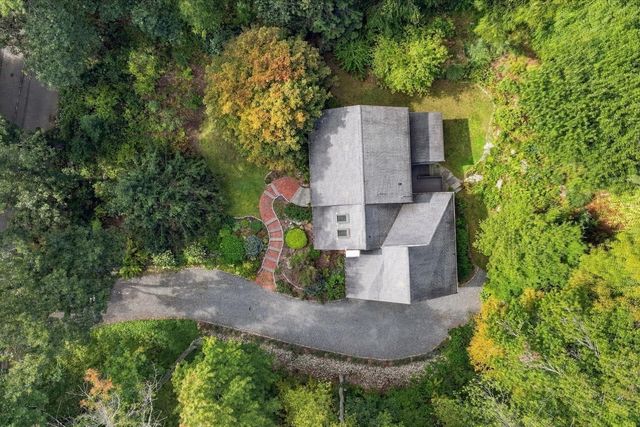 52 W Elm St, Hopkinton, MA 01748