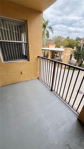 771 N Pine Island Rd 211, Plantation, FL 33324