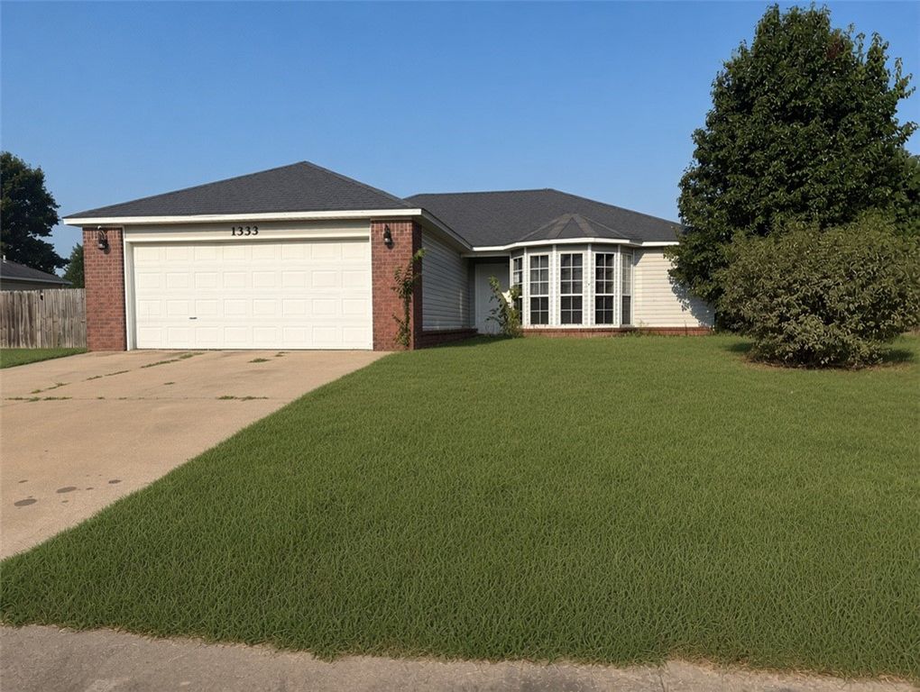 1333 White River Road, Elkins, AR 72727