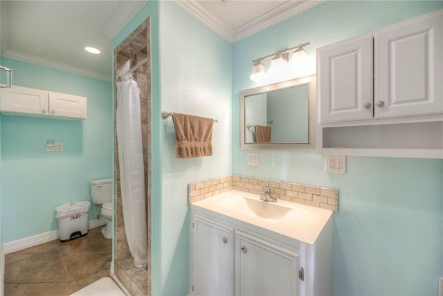 120 Harbor Light Drive, Livingston, TX 77351