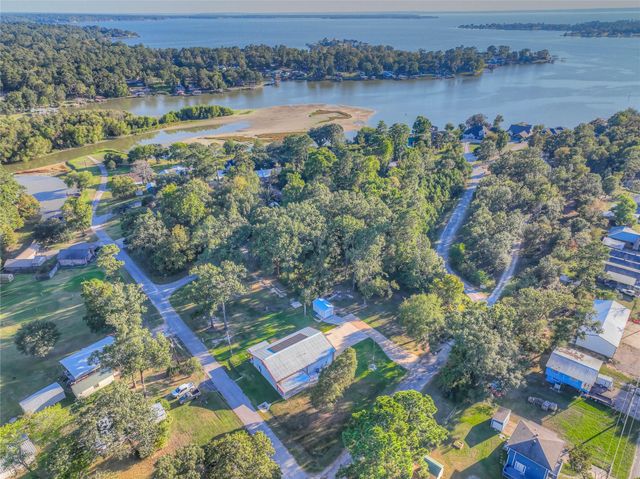 120 Harbor Light Drive, Livingston, TX 77351