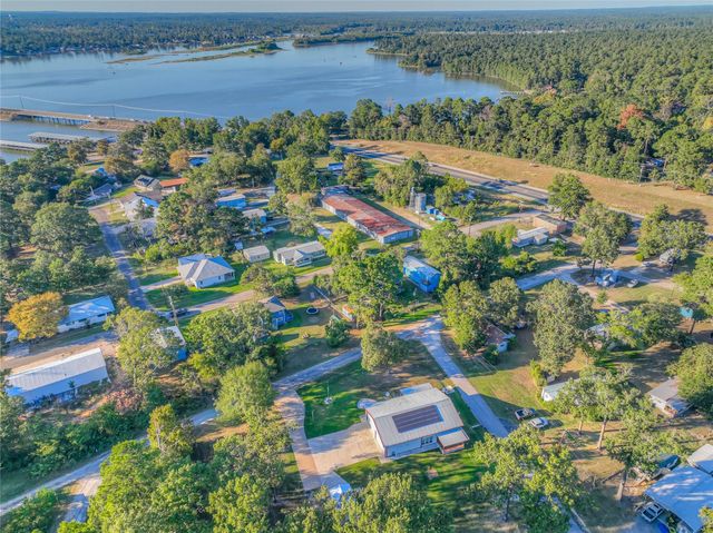 120 Harbor Light Drive, Livingston, TX 77351