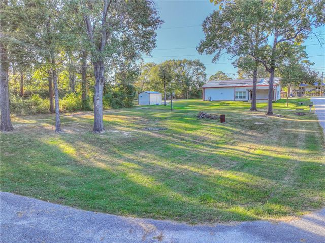 120 Harbor Light Drive, Livingston, TX 77351