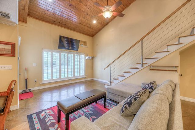 120 Harbor Light Drive, Livingston, TX 77351