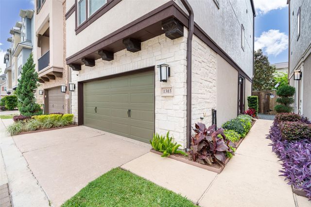 1303 Edwinstowe Trail, Houston, TX 77043