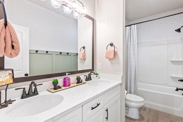 222 Campfire Cove, Freeport, FL 32439