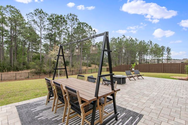 222 Campfire Cove, Freeport, FL 32439