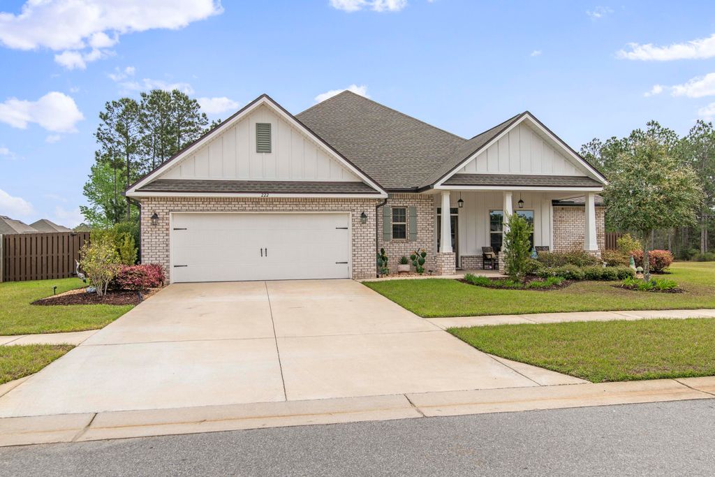 222 Campfire Cove, Freeport, FL 32439