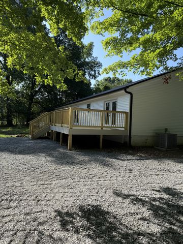 529 Hickory Hill Rd, Shelbyville, TN 37160