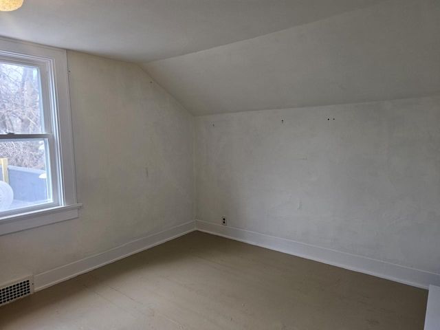 1218 S 10th STREET, Manitowoc, WI 54220